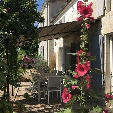 Tilleuls Et Bambous Hotell Saint-Sauveur-d'Aunis Exteriör bild