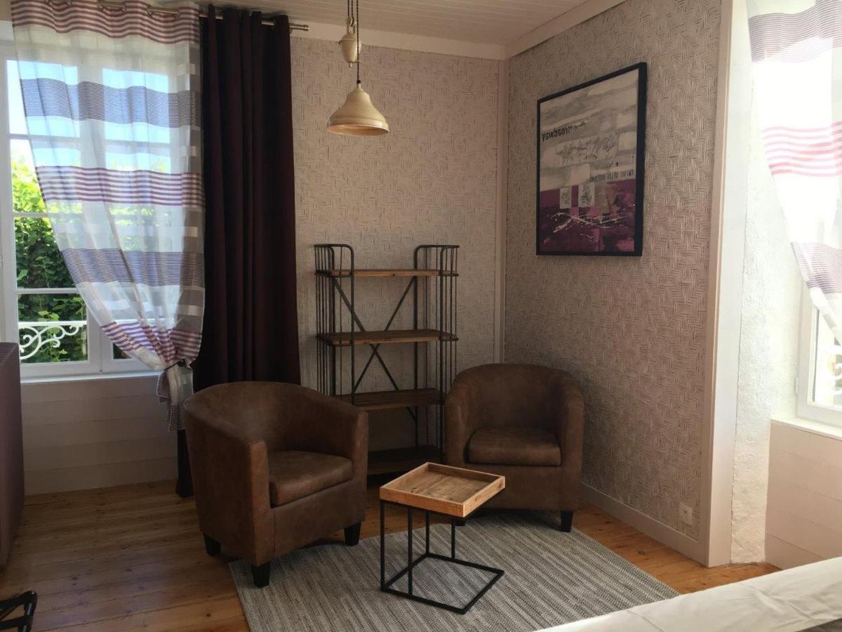 Tilleuls Et Bambous Hotell Saint-Sauveur-d'Aunis Exteriör bild