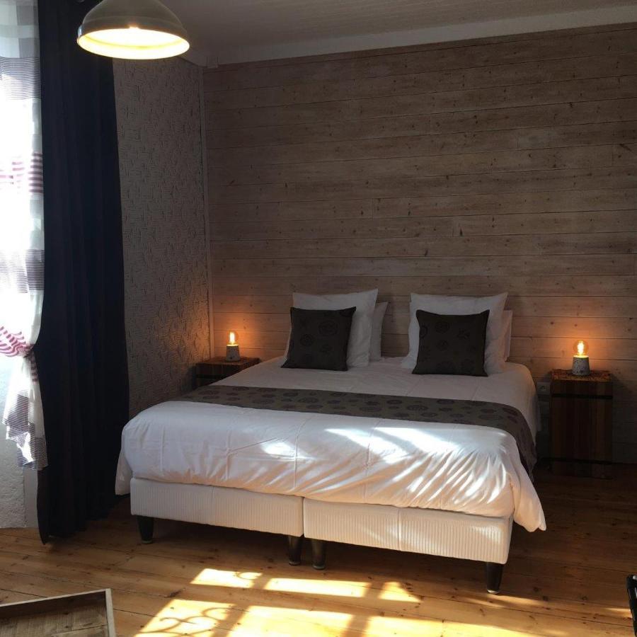 Tilleuls Et Bambous Hotell Saint-Sauveur-d'Aunis Exteriör bild