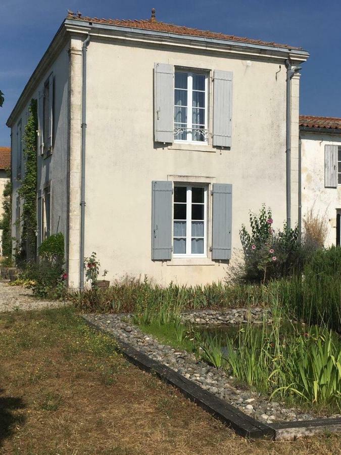 Tilleuls Et Bambous Hotell Saint-Sauveur-d'Aunis Exteriör bild